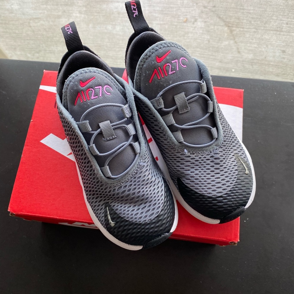 Nike 270 - Size 10C